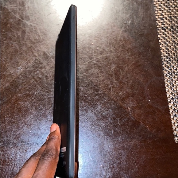 iPad - Picture 3 of 4